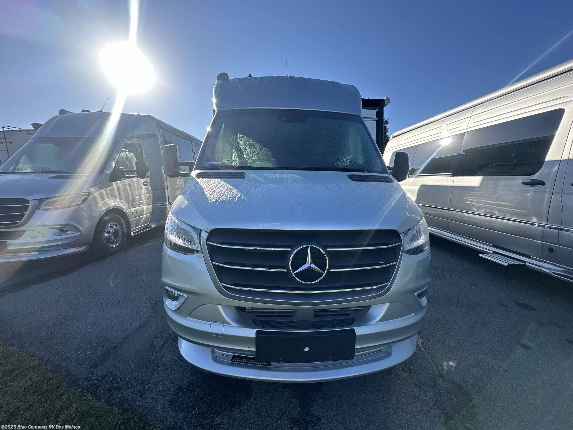 Contact us now about this 2025 Airstream Atlas Murphy Suite! 2025 Atlas Murphy Suite by Airstream from Blue Compass RV Des Moines in Altoona, Iowa