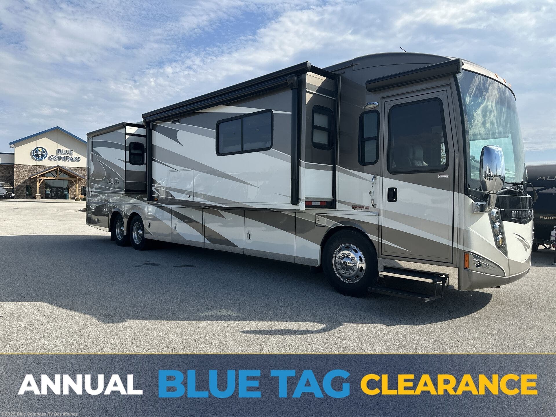 Email now about this 2013 Winnebago Tour 42QD! Used 2013 Winnebago Tour 42QD available in Altoona, Iowa