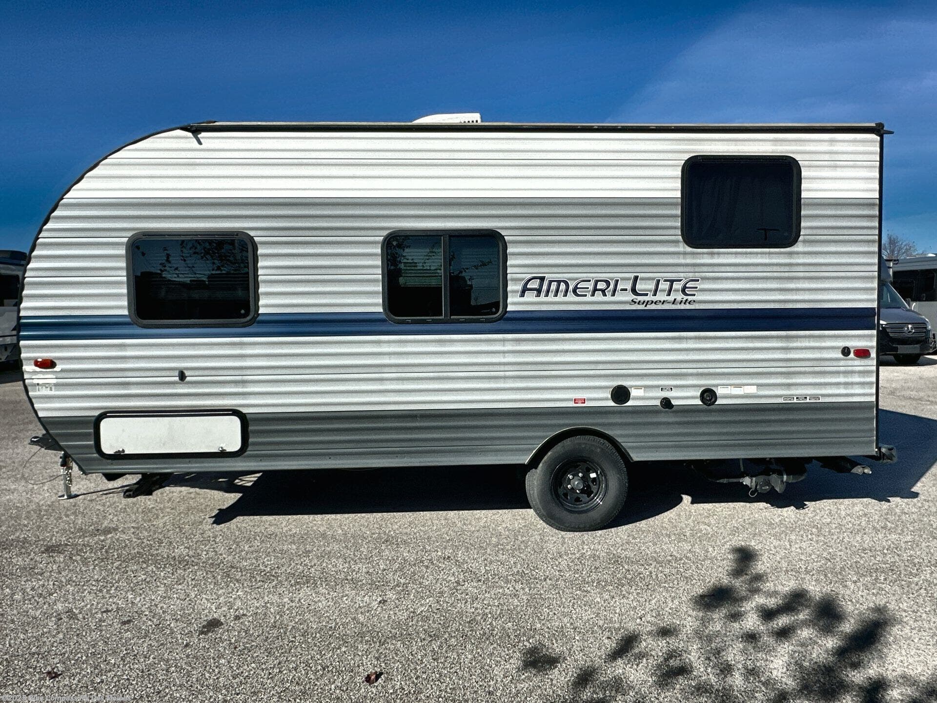 Contact us now about this 2021 Gulf Stream Ameri-Lite Super Lite 198BH! 2021 Ameri-Lite Super Lite 198BH by Gulf Stream from Blue Compass RV Des Moines in Altoona, Iowa