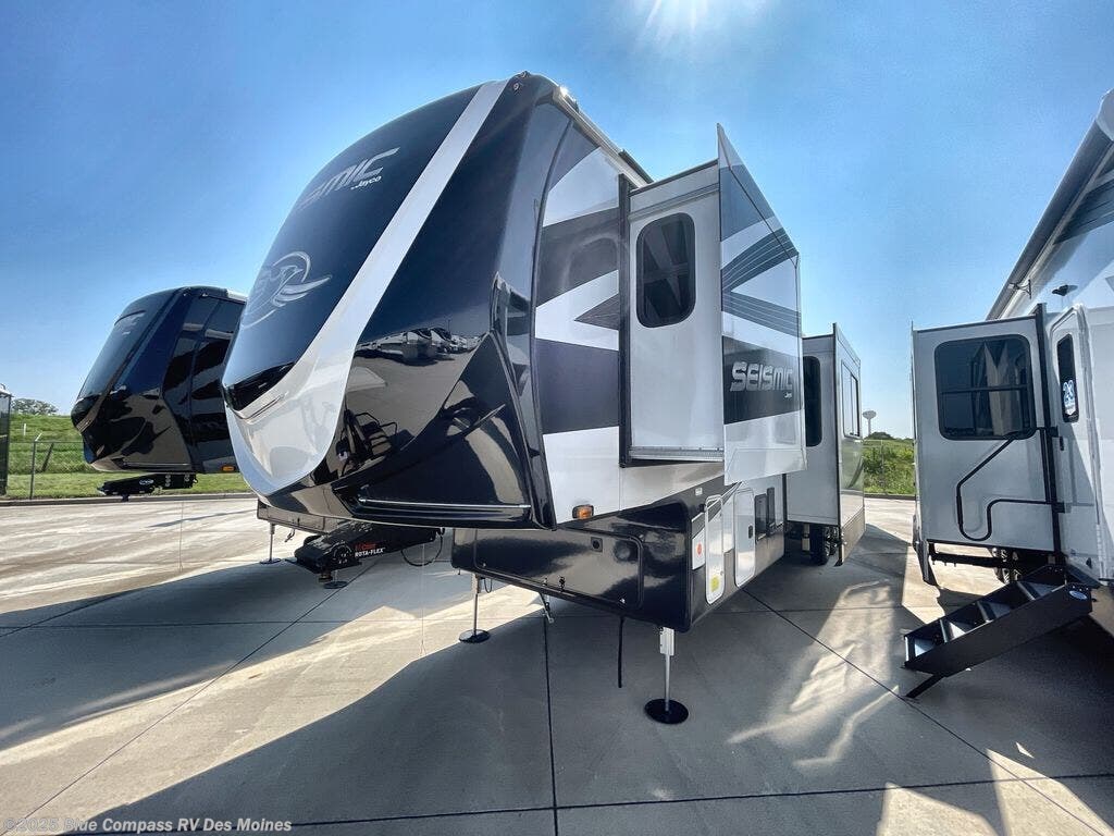 Email now about this 2025 Jayco Seismic 399! New 2025 Jayco Seismic 399 available in Altoona, Iowa
