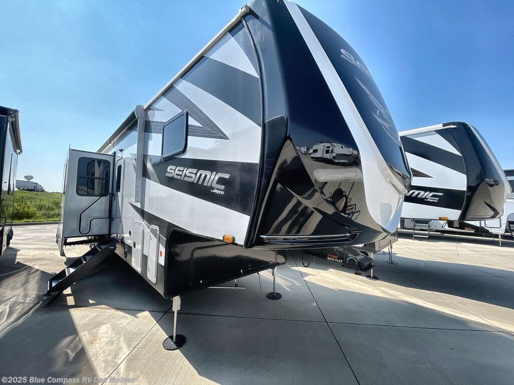 New 2025 Jayco Seismic 399 available in Altoona, Iowa