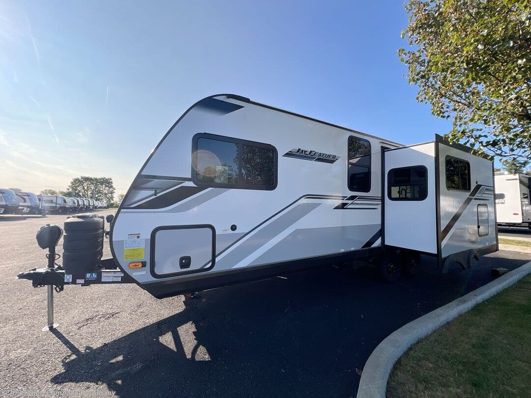 New 2025 Jayco Jay Feather 23RK available in Latham, New York