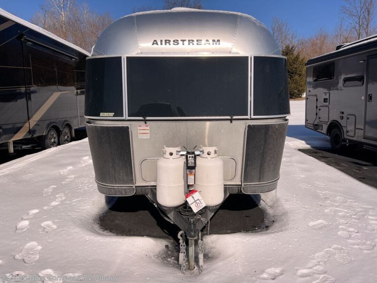Email now about this 2025 Airstream Flying Cloud 25FB Twin! New 2025 Airstream Flying Cloud 25FB Twin available in Latham, New York