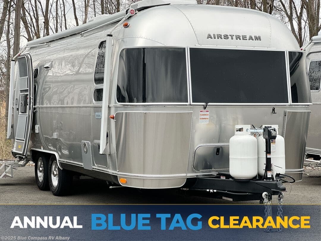Email now about this 2025 Airstream Globetrotter 25FB Twin! New 2025 Airstream Globetrotter 25FB Twin available in Latham, New York