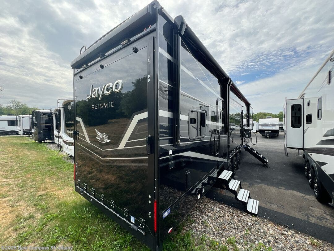 New 2026 Jayco Seismic 413 available in Latham, New York