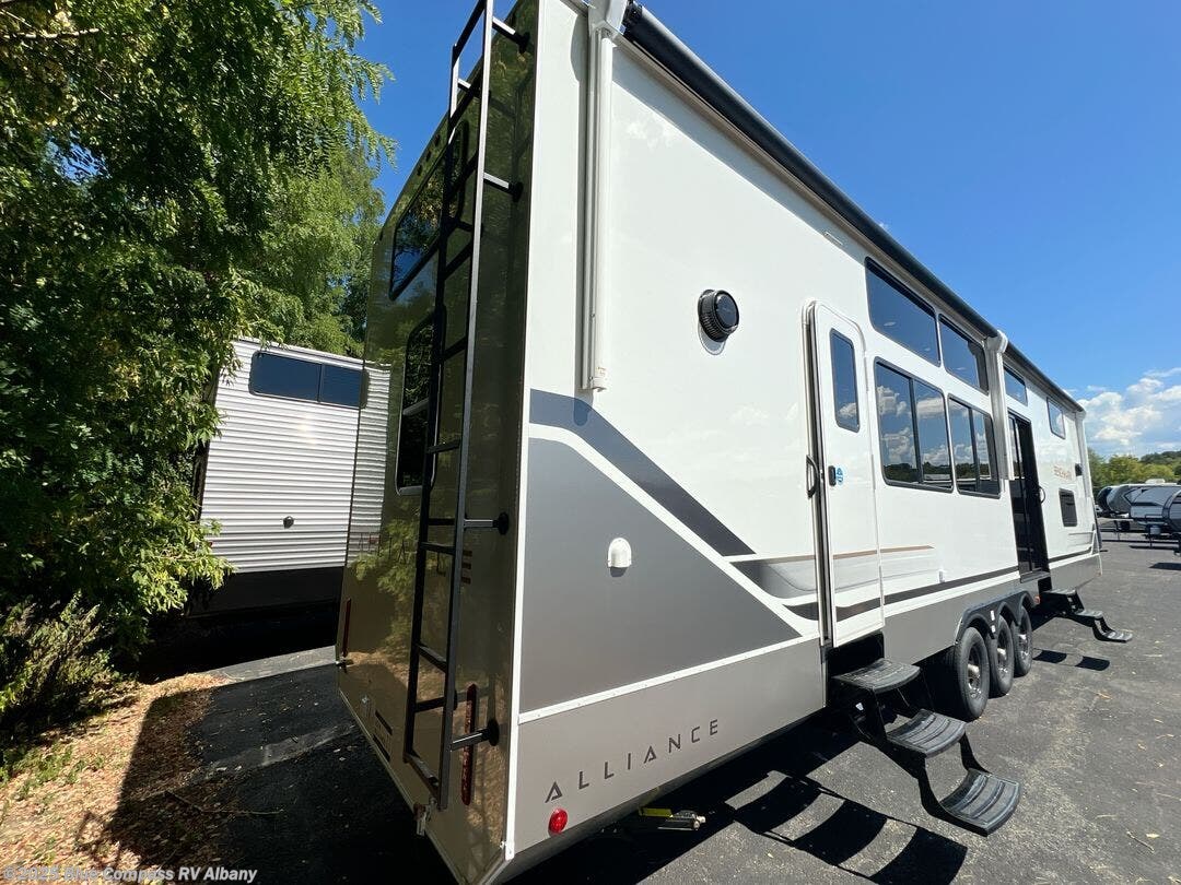 New 2026 Alliance RV Benchmark 44LFT available in Latham, New York