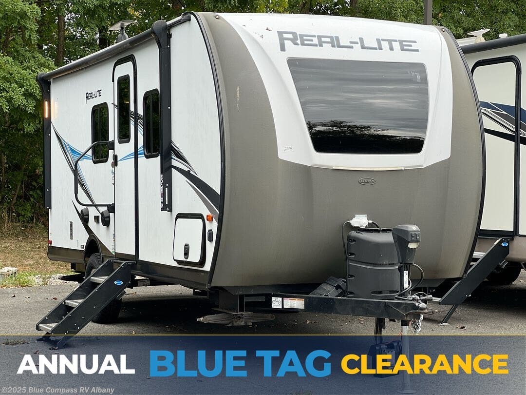 Email now about this 2021 Palomino Real-Lite Mini RL186! Used 2021 Palomino Real-Lite Mini RL186 available in Latham, New York