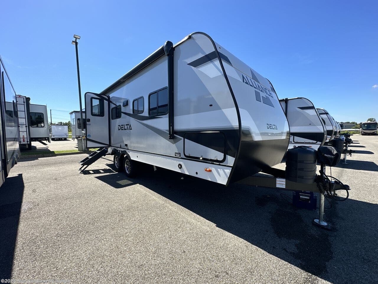 Contact us now about this 2025 Alliance RV Delta Ultra Lite ML206! 2025 Delta Ultra Lite ML206 by Alliance RV from Blue Compass RV Buffalo in West Seneca, New York
