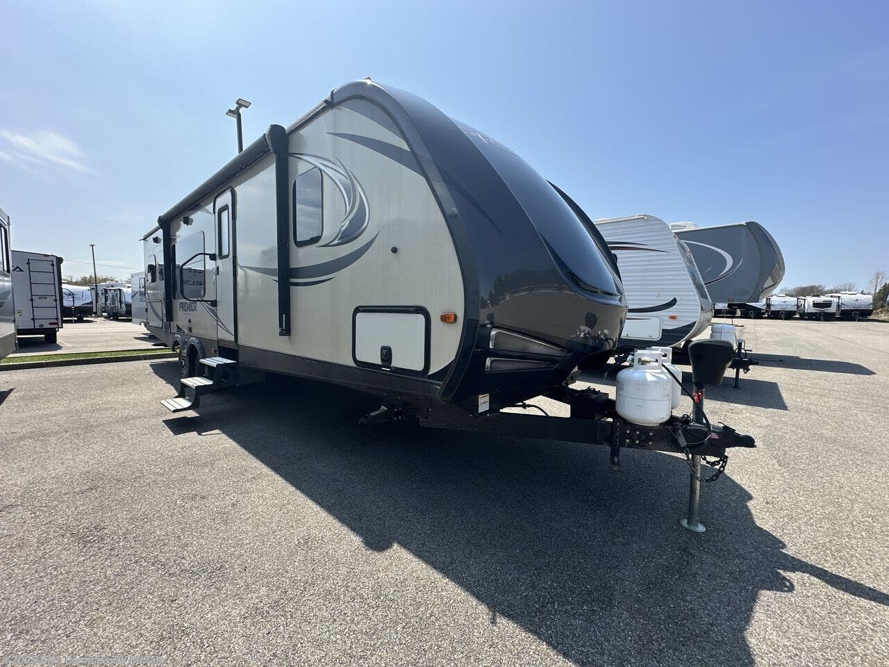 Contact us now about this 2018 Keystone Premier Ultra Lite 29RKPR! 2018 Premier Ultra Lite 29RKPR by Keystone from Blue Compass RV Buffalo in West Seneca, New York