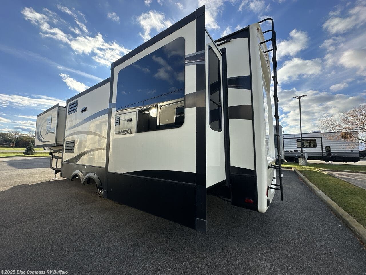 Contact us now about this 2015 Keystone Alpine 3535RE! 2015 Alpine 3535RE by Keystone from Blue Compass RV Buffalo in West Seneca, New York