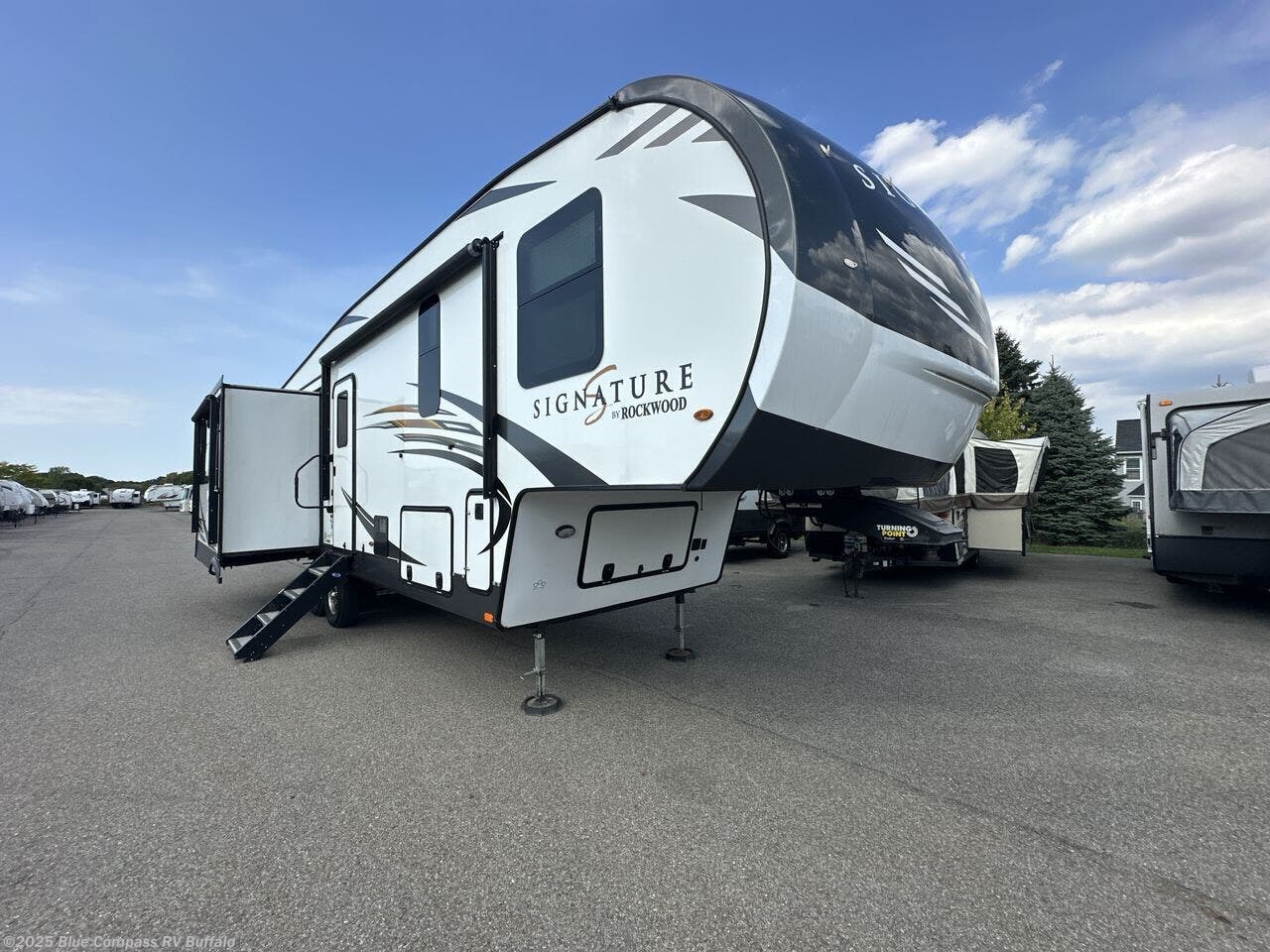 Contact us now about this 2021 Forest River Rockwood Signature Ultra Lite 8299SB! 2021 Rockwood Signature Ultra Lite 8299SB by Forest River from Blue Compass RV Buffalo in West Seneca, New York