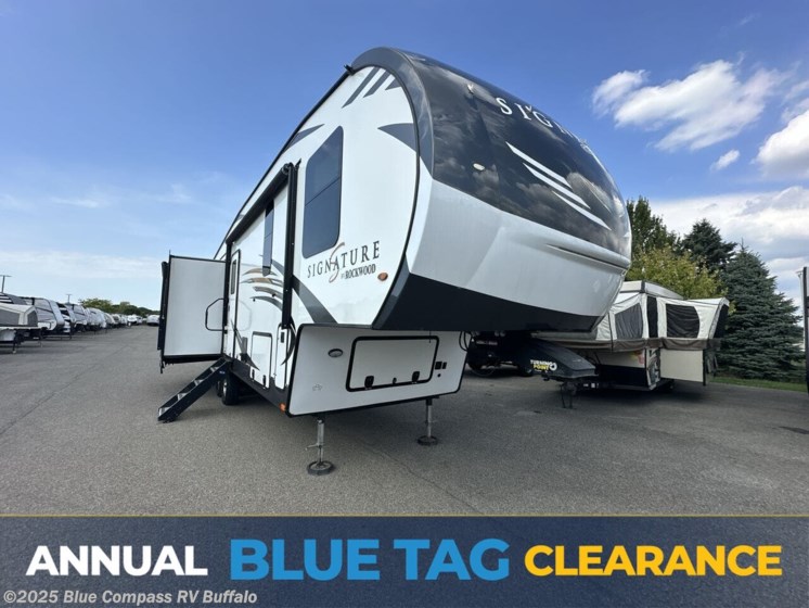 Email now about this 2021 Forest River Rockwood Signature Ultra Lite 8299SB! Used 2021 Forest River Rockwood Signature Ultra Lite 8299SB available in West Seneca, New York