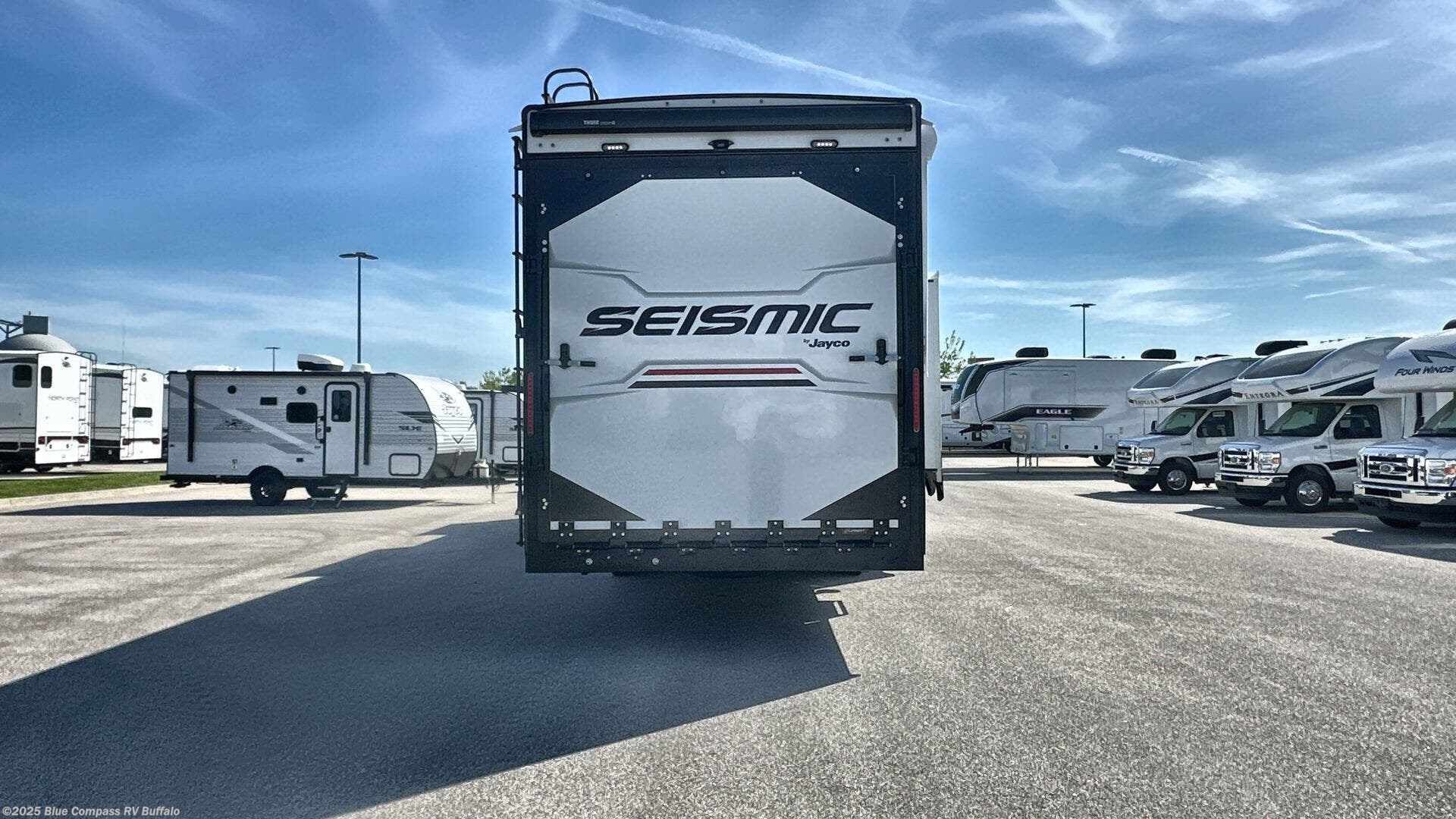 New 2025 Jayco Seismic 399 available in West Seneca, New York