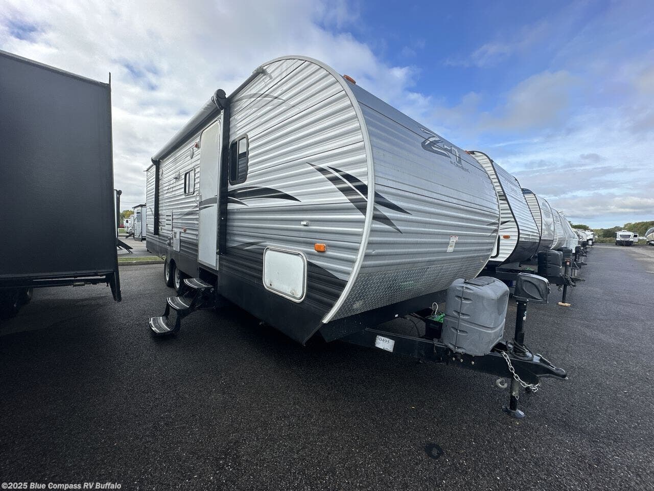 Contact us now about this 2016 Keystone Zinger 272BH! 2016 Zinger 272BH by Keystone from Blue Compass RV Buffalo in West Seneca, New York