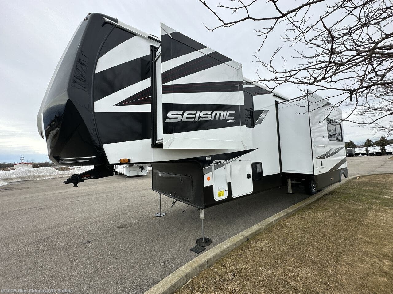 New 2025 Jayco Seismic 359 available in West Seneca, New York