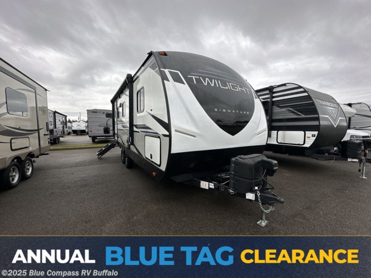 Email now about this 2022 Cruiser RV Twilight Signature TWS 2100! Used 2022 Cruiser RV Twilight Signature TWS 2100 available in West Seneca, New York