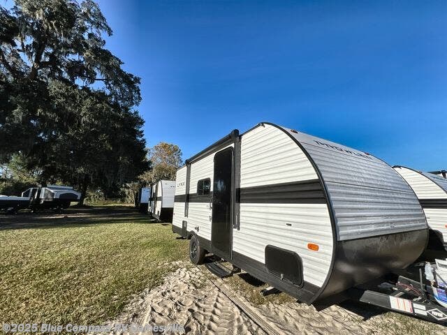 Contact us now about this 2025 Heartland Prowler Lynx 17BHX! 2025 Prowler Lynx 17BHX by Heartland from Blue Compass RV Gainesville in Alachua, Florida
