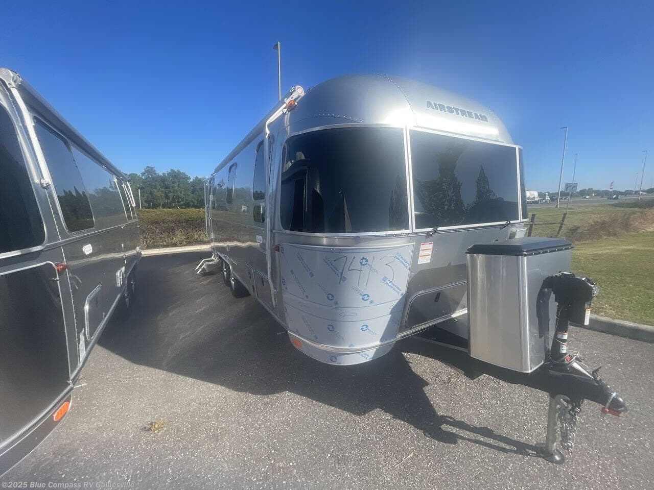 Contact us now about this 2026 Airstream Flying Cloud 25FB! 2026 Flying Cloud 25FB by Airstream from Blue Compass RV Gainesville in Alachua, Florida