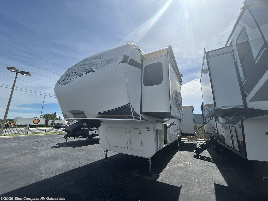 Used 2010 Keystone Montana 3465 SA available in Alachua, Florida