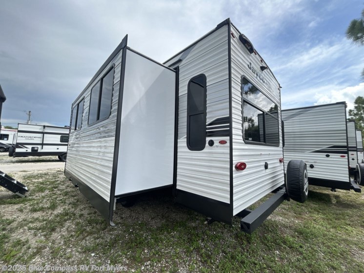 Email now about this 2025 Jayco Jay Flight SLX 262RLS! New 2025 Jayco Jay Flight SLX 262RLS available in Fort Myers, Florida