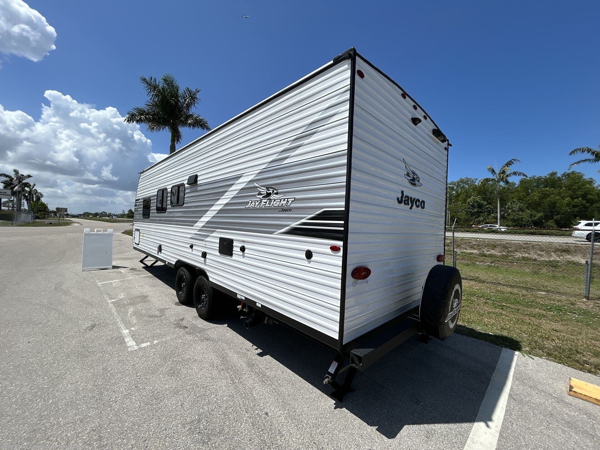 Contact us now about this 2025 Jayco Jay Flight SLX 260BH! 2025 Jay Flight SLX 260BH by Jayco from Blue Compass RV Fort Myers in Fort Myers, Florida