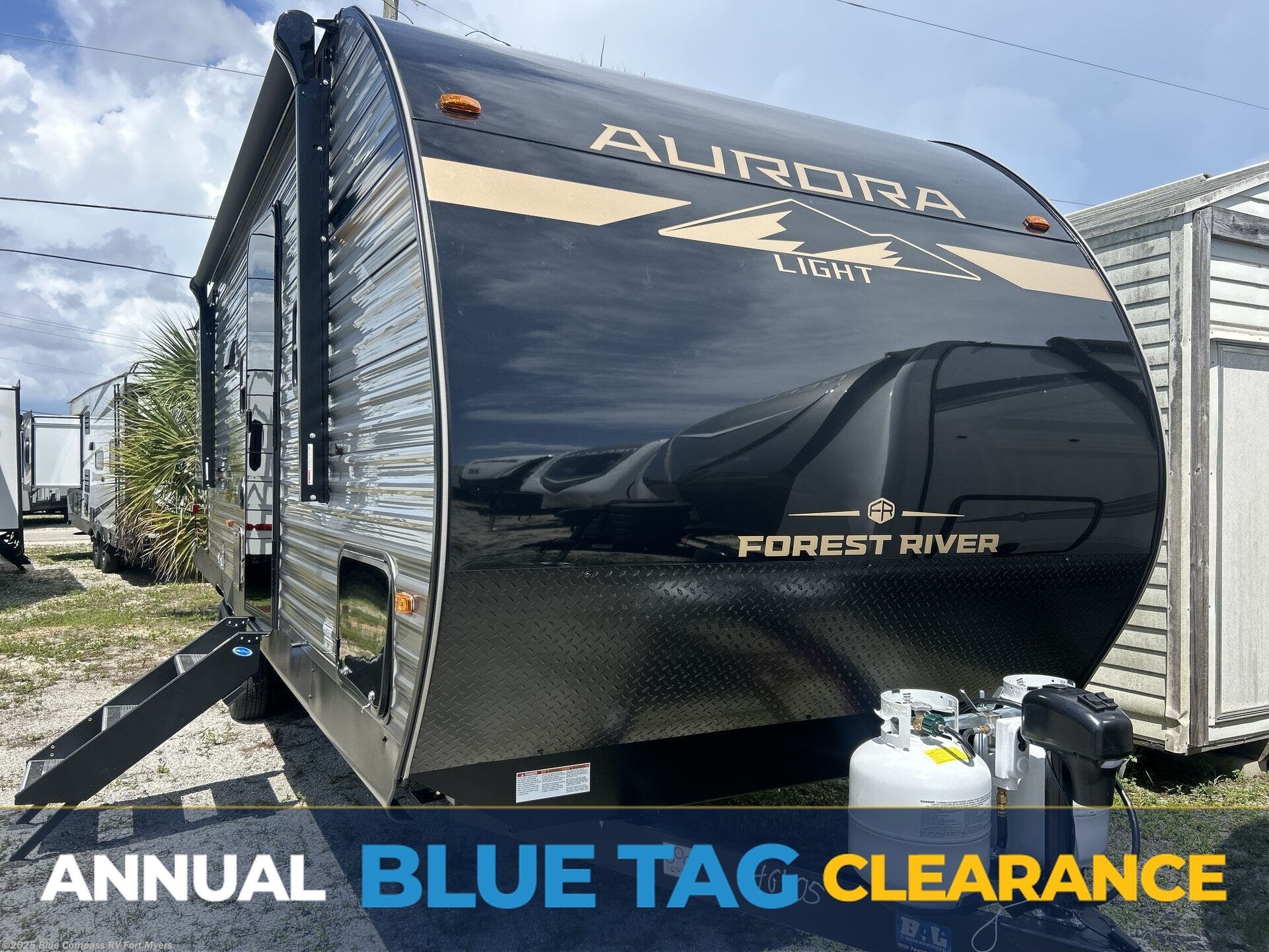 Email now about this 2025 Forest River Aurora Light 26BHS! New 2025 Forest River Aurora Light 26BHS available in Fort Myers, Florida