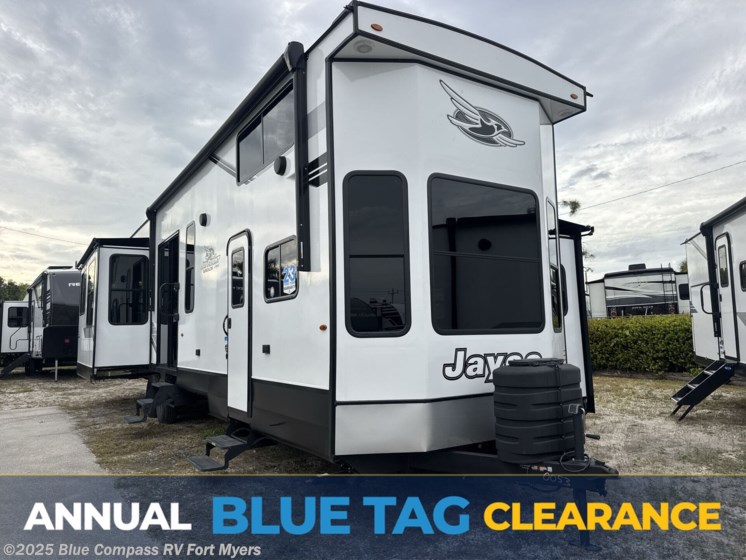 Email now about this 2025 Jayco Jay Flight Bungalow 40DLFT! New 2025 Jayco Jay Flight Bungalow 40DLFT available in Fort Myers, Florida