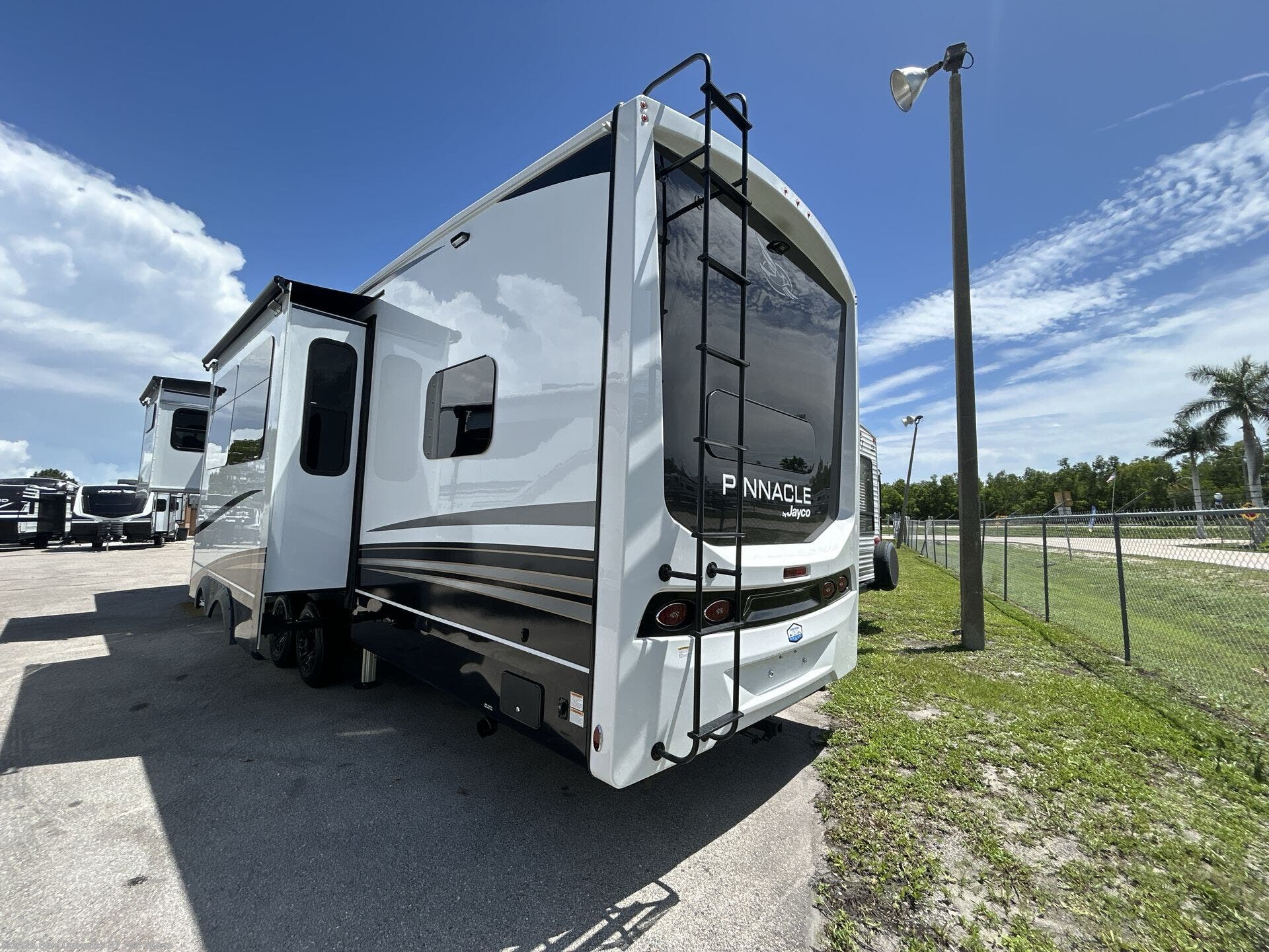 Contact us now about this 2025 Jayco Pinnacle 38FBRK! 2025 Pinnacle 38FBRK by Jayco from Blue Compass RV Fort Myers in Fort Myers, Florida
