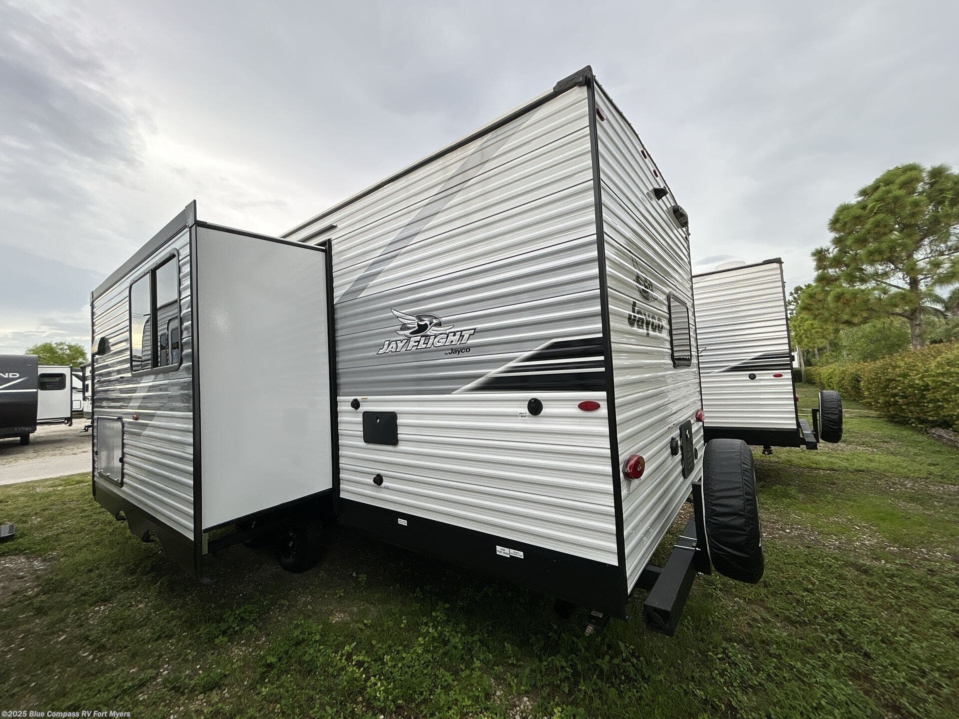 Contact us now about this 2026 Jayco Jay Flight SLX 265BHS! 2026 Jay Flight SLX 265BHS by Jayco from Blue Compass RV Fort Myers in Fort Myers, Florida