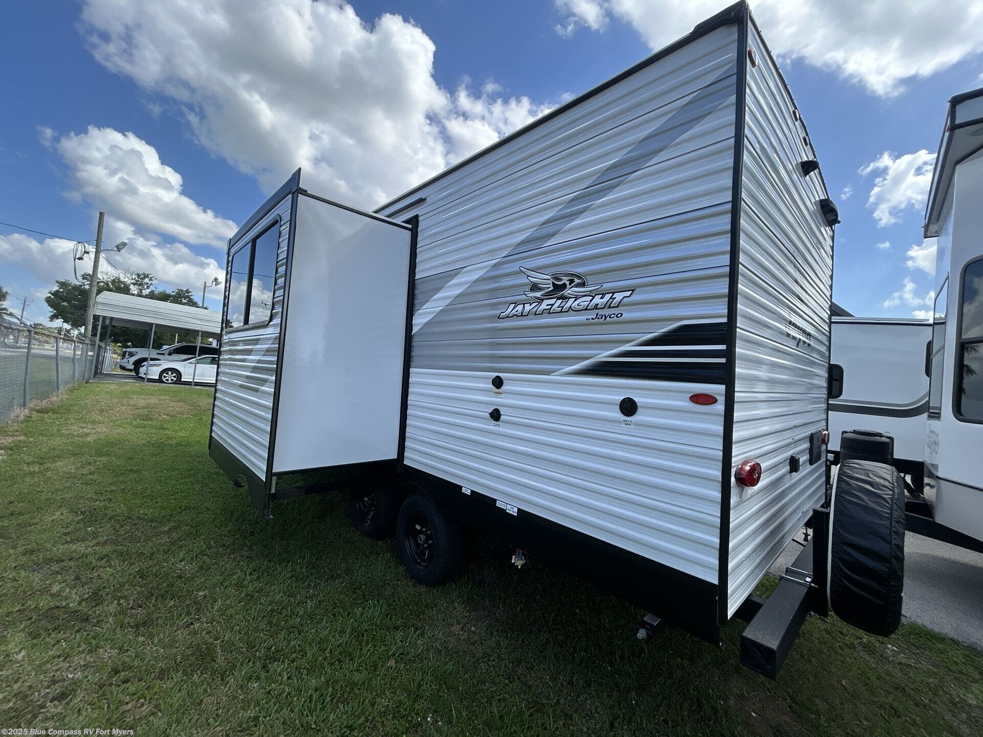 Contact us now about this 2025 Jayco Jay Flight SLX 200MKS! 2025 Jay Flight SLX 200MKS by Jayco from Blue Compass RV Fort Myers in Fort Myers, Florida