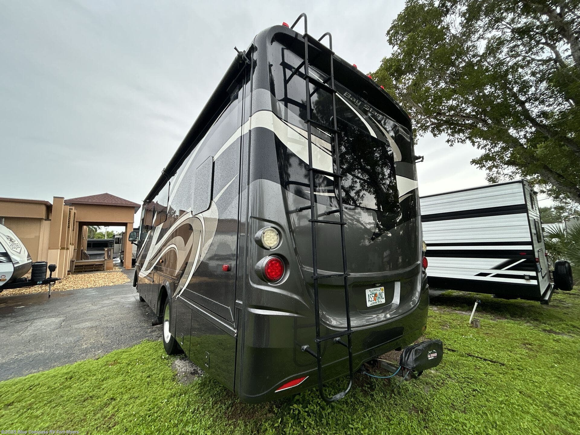 Contact us now about this 2015 Newmar Bay Star 2903! 2015 Bay Star 2903 by Newmar from Blue Compass RV Fort Myers in Fort Myers, Florida