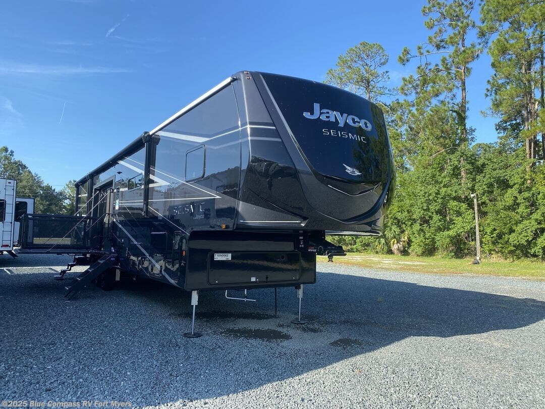 Email now about this 2026 Jayco Seismic 413! New 2026 Jayco Seismic 413 available in Fort Myers, Florida