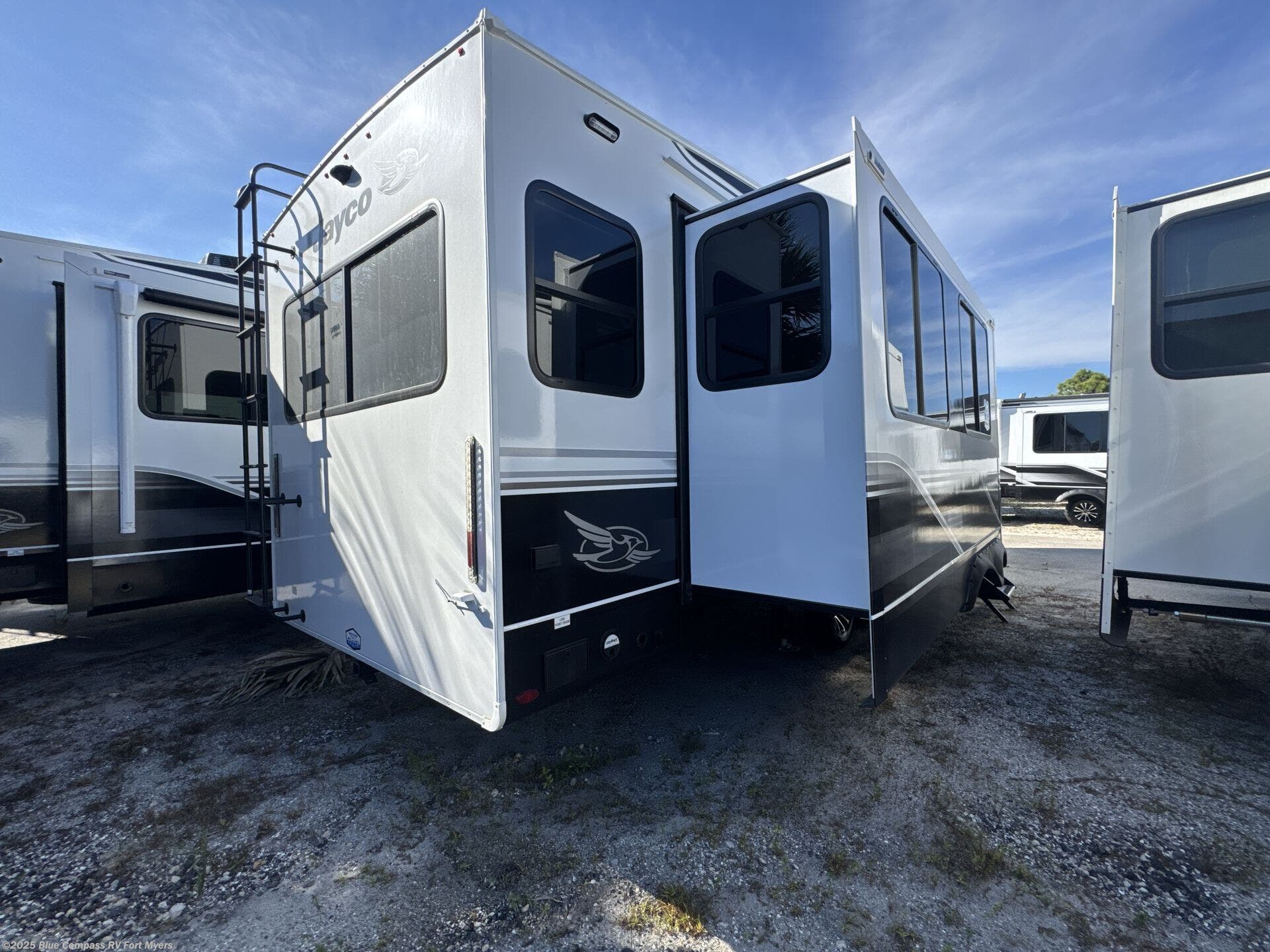 Contact us now about this 2026 Jayco Eagle HT 29RLC! 2026 Eagle HT 29RLC by Jayco from Blue Compass RV Fort Myers in Fort Myers, Florida