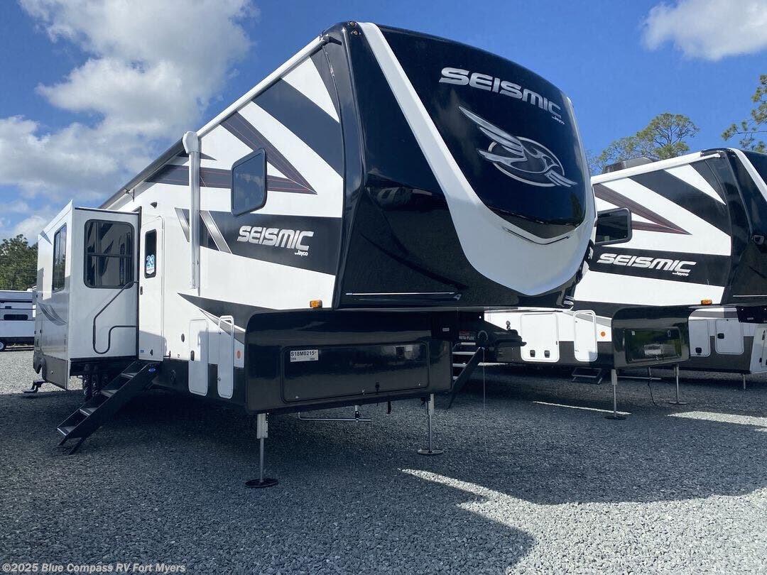 Contact us now about this 2025 Jayco Seismic 399! 2025 Seismic 399 by Jayco from Blue Compass RV Fort Myers in Fort Myers, Florida