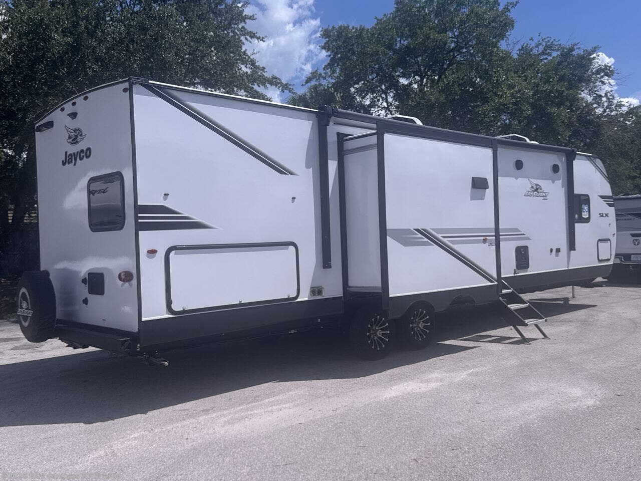 Contact us now about this 2026 Jayco Jay Flight SLX 333BTS! 2026 Jay Flight SLX 333BTS by Jayco from Blue Compass RV Orlando in Casselberry, Florida