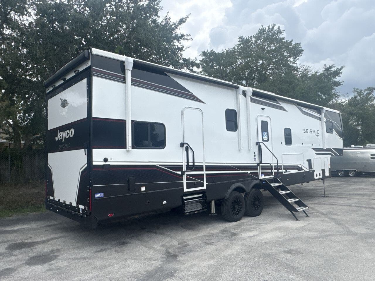Contact us now about this 2026 Jayco Seismic 359! 2026 Seismic 359 by Jayco from Blue Compass RV Orlando in Casselberry, Florida
