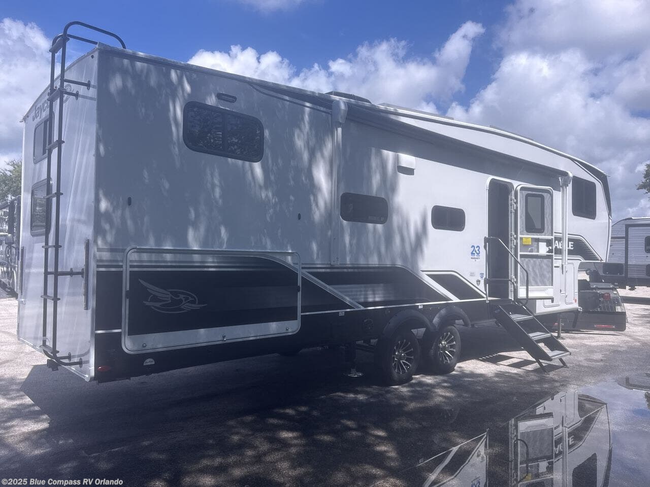 Contact us now about this 2026 Jayco Eagle HT 31QCD! 2026 Eagle HT 31QCD by Jayco from Blue Compass RV Orlando in Casselberry, Florida