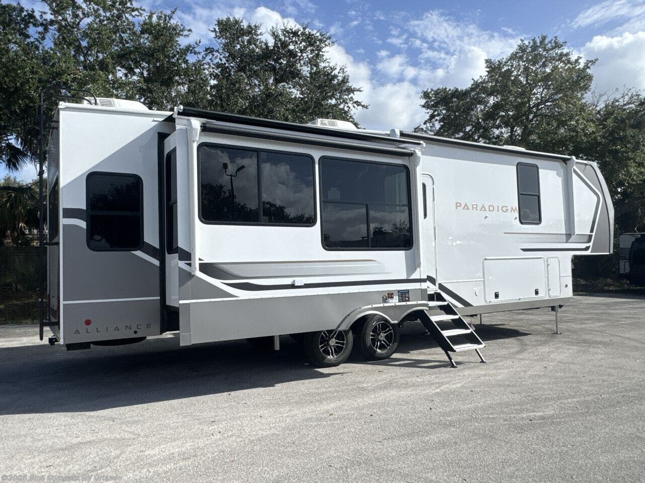 Contact us now about this 2026 Alliance RV Paradigm 340RL! 2026 Paradigm 340RL by Alliance RV from Blue Compass RV Orlando in Casselberry, Florida