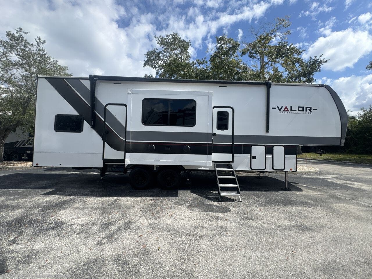 Contact us now about this 2024 Alliance RV Valor All-Access 31A10! 2024 Valor All-Access 31A10 by Alliance RV from Blue Compass RV Orlando in Casselberry, Florida