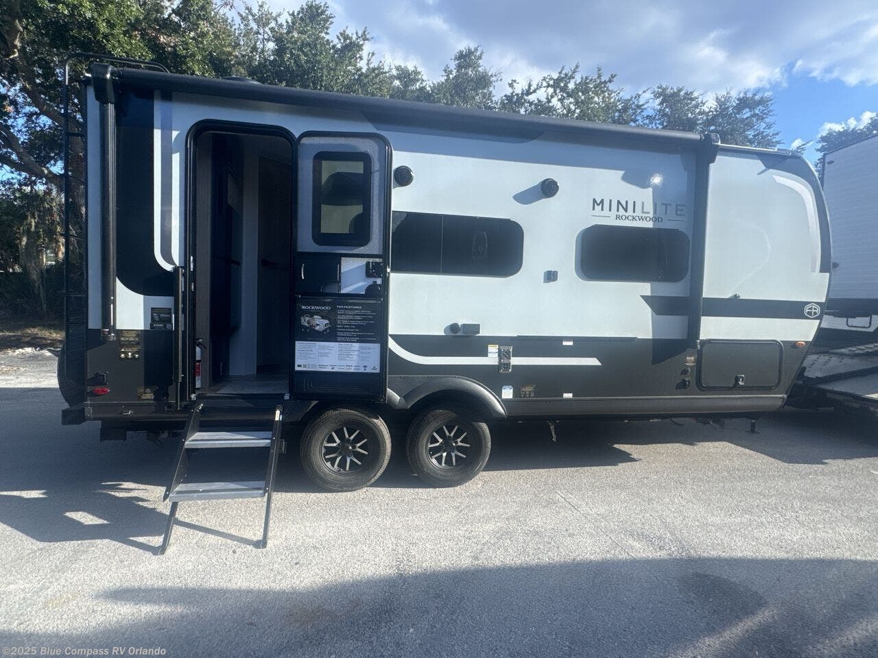 Contact us now about this 2026 Forest River Rockwood Mini Lite 2109S! 2026 Rockwood Mini Lite 2109S by Forest River from Blue Compass RV Orlando in Casselberry, Florida