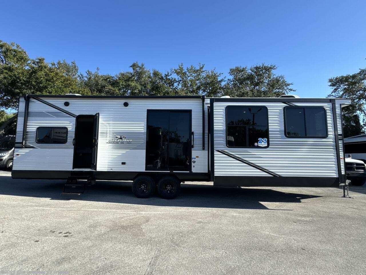 New 2026 Jayco Jay Flight Bungalow 401FLTS DS available in Casselberry, Florida