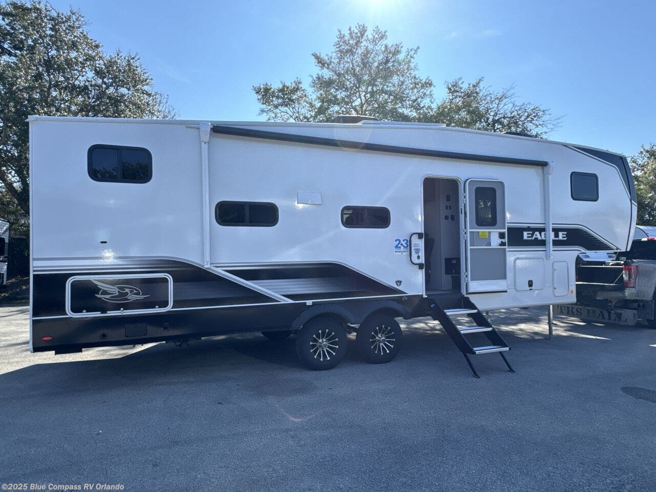Contact us now about this 2026 Jayco Eagle SLE 28BHU! 2026 Eagle SLE 28BHU by Jayco from Blue Compass RV Orlando in Casselberry, Florida