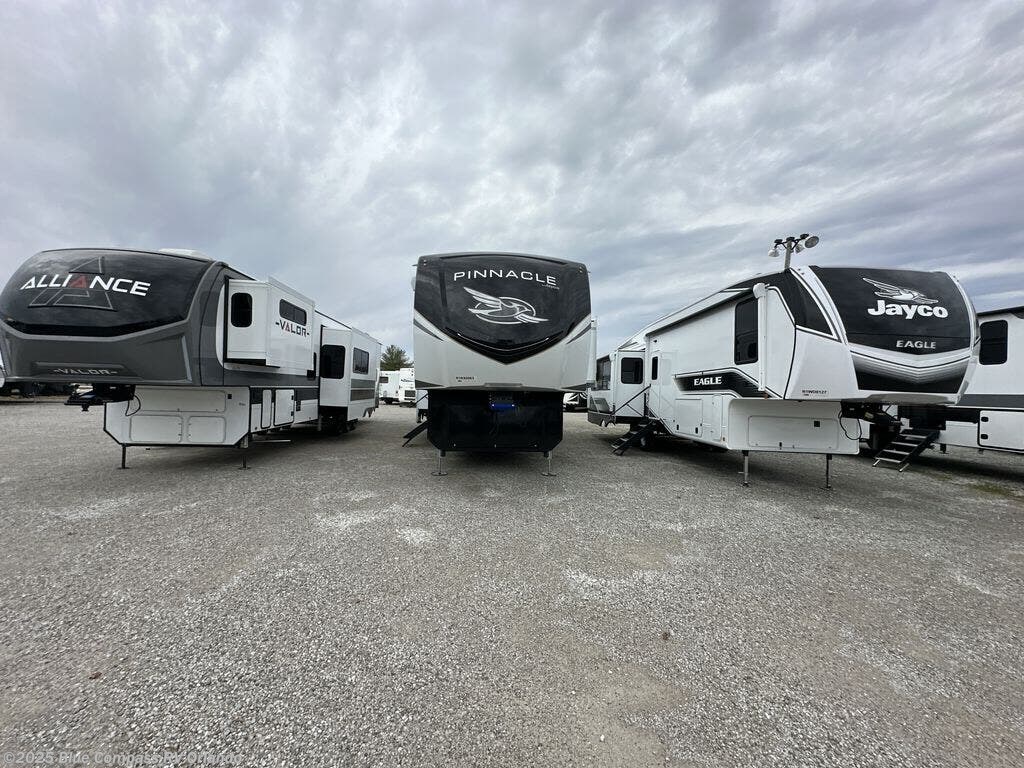 Email now about this 2026 Jayco Pinnacle 38FBRK! New 2026 Jayco Pinnacle 38FBRK available in Casselberry, Florida