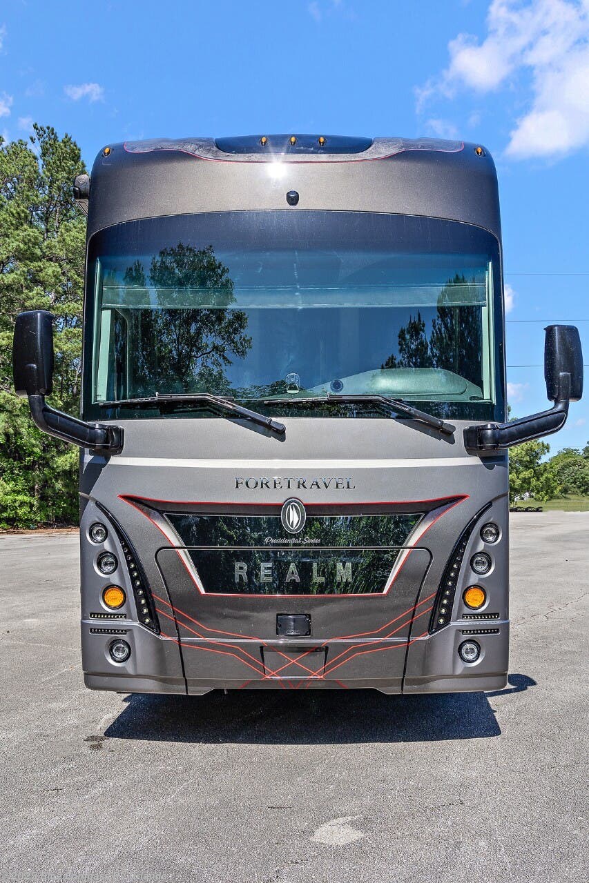 Email now about this 2026 Foretravel Realm FS605 LVB with Spa! New 2026 Foretravel Realm FS605 LVB with Spa available in Casselberry, Florida