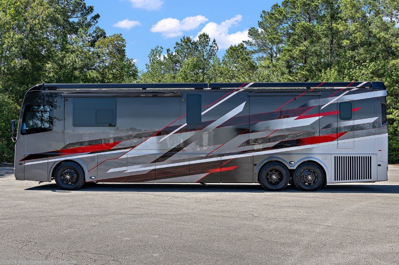 New 2026 Foretravel Realm FS605 LVB with Spa available in Casselberry, Florida