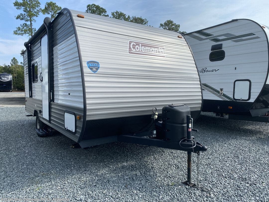 Call now about this 2024 Coleman COLEMAN 17r Coleman! 2024 Coleman COLEMAN 17r Coleman - Used Popup For Sale by Blue Compass RV St. Augustine in St. Augustine, Florida