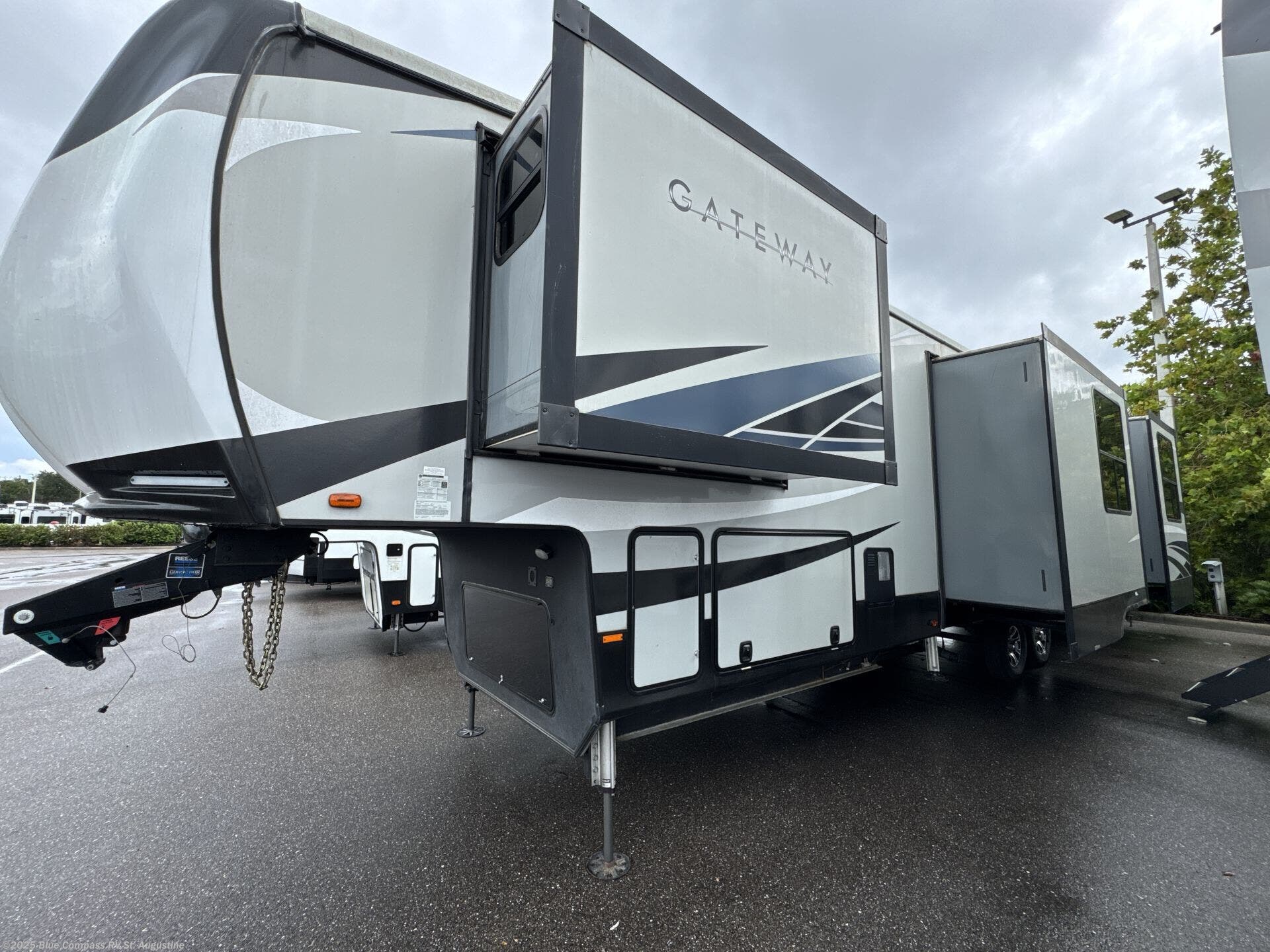 Call now about this 2019 Heartland Gateway ! 2019 Heartland Gateway - Used Fifth Wheel For Sale by Blue Compass RV St. Augustine in St. Augustine, Florida