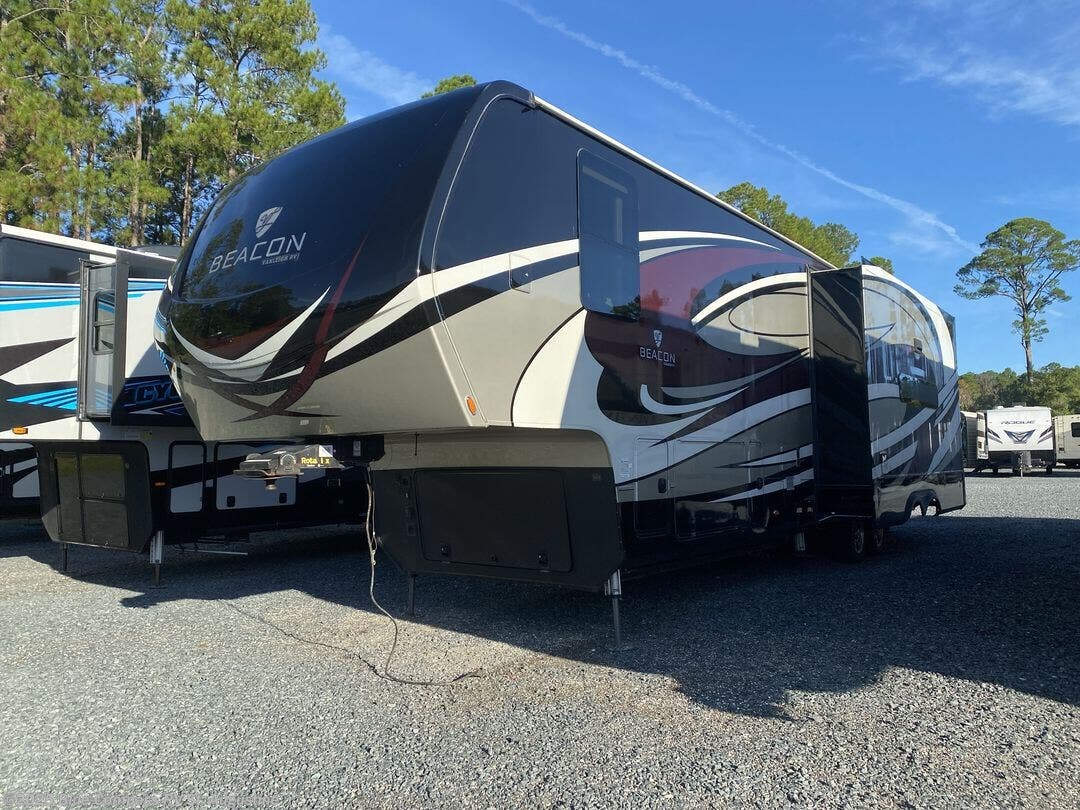 Used 2019 Vanleigh Beacon 39rlb available in St. Augustine, Florida