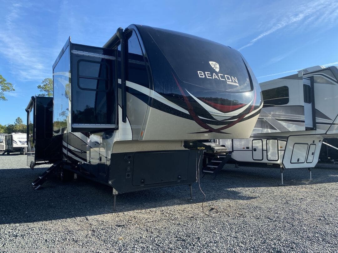 Contact us now about this 2019 Vanleigh Beacon 39rlb! 2019 Beacon 39rlb by Vanleigh from Blue Compass RV St. Augustine in St. Augustine, Florida