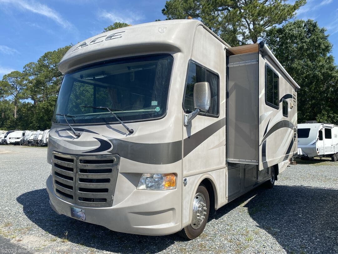 Contact us now about this 2014 Thor Motor Coach ACE 29.2! 2014 ACE 29.2 by Thor Motor Coach from Blue Compass RV St. Augustine in St. Augustine, Florida
